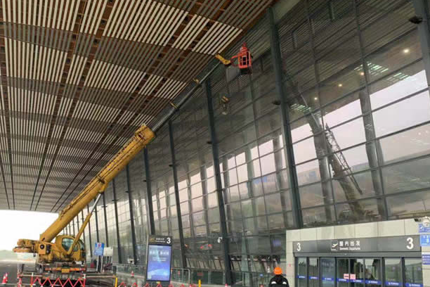 禅城玻璃幕墙维护和保养